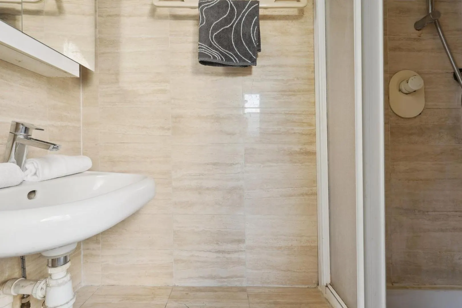 Le Singulier : Au Coeur De Paris Apartment 0*,  France
